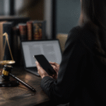 Imagem ilustrativa: Influenciadora digital tem conta suspensa por uso de imagem de crianças sem autorização judicial