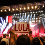 Imagem ilustrativa: Ivete Sangalo reage ao grito por Lula em show em Belo Horizonte e faz gesto L para o público