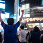 Imagem ilustrativa: Japoneses celebram empate na estreia da Copa do Mundo no icônico cruzamento de Shibuya