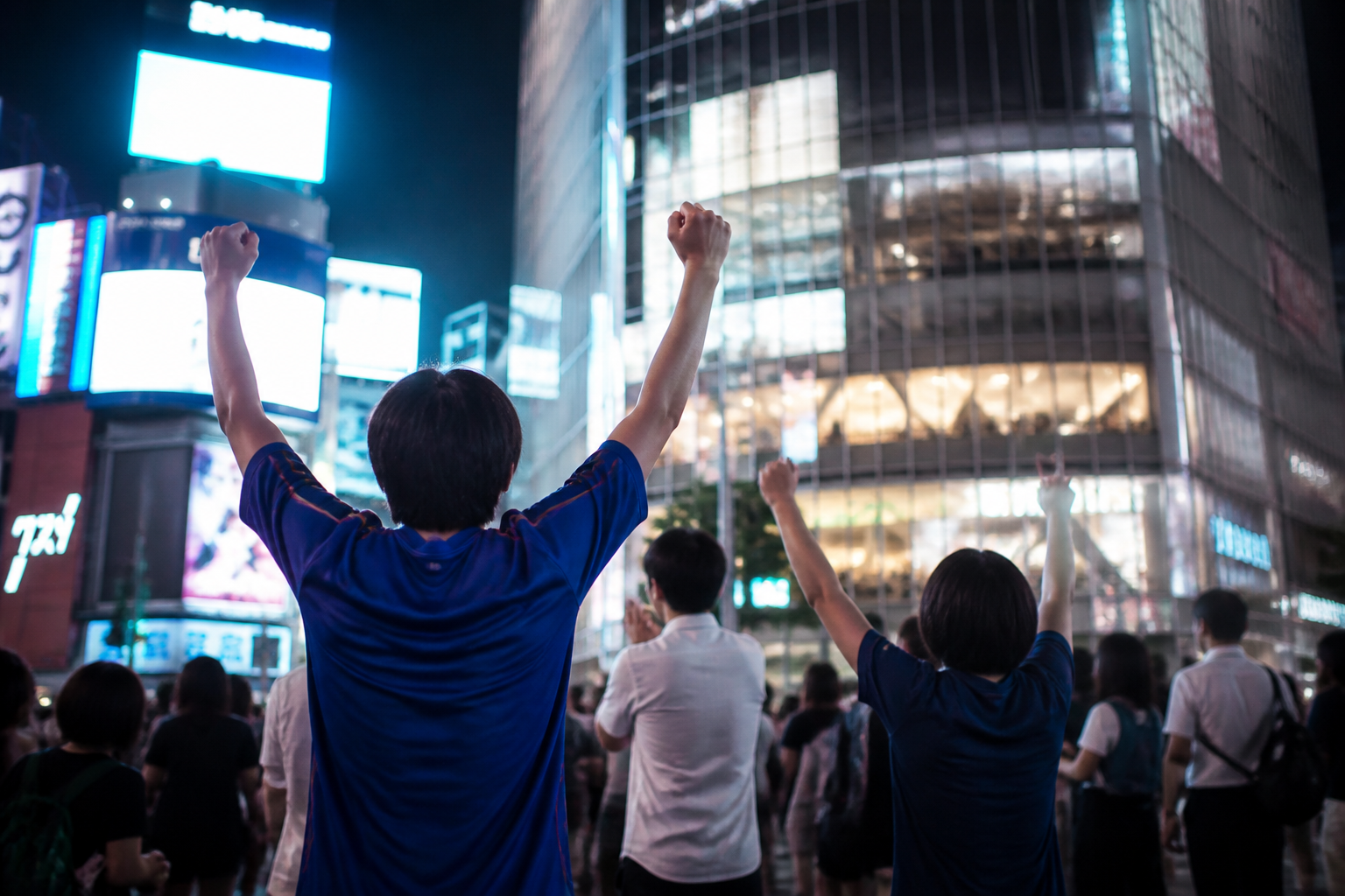 Imagem ilustrativa: Japoneses celebram empate na estreia da Copa do Mundo no icônico cruzamento de Shibuya