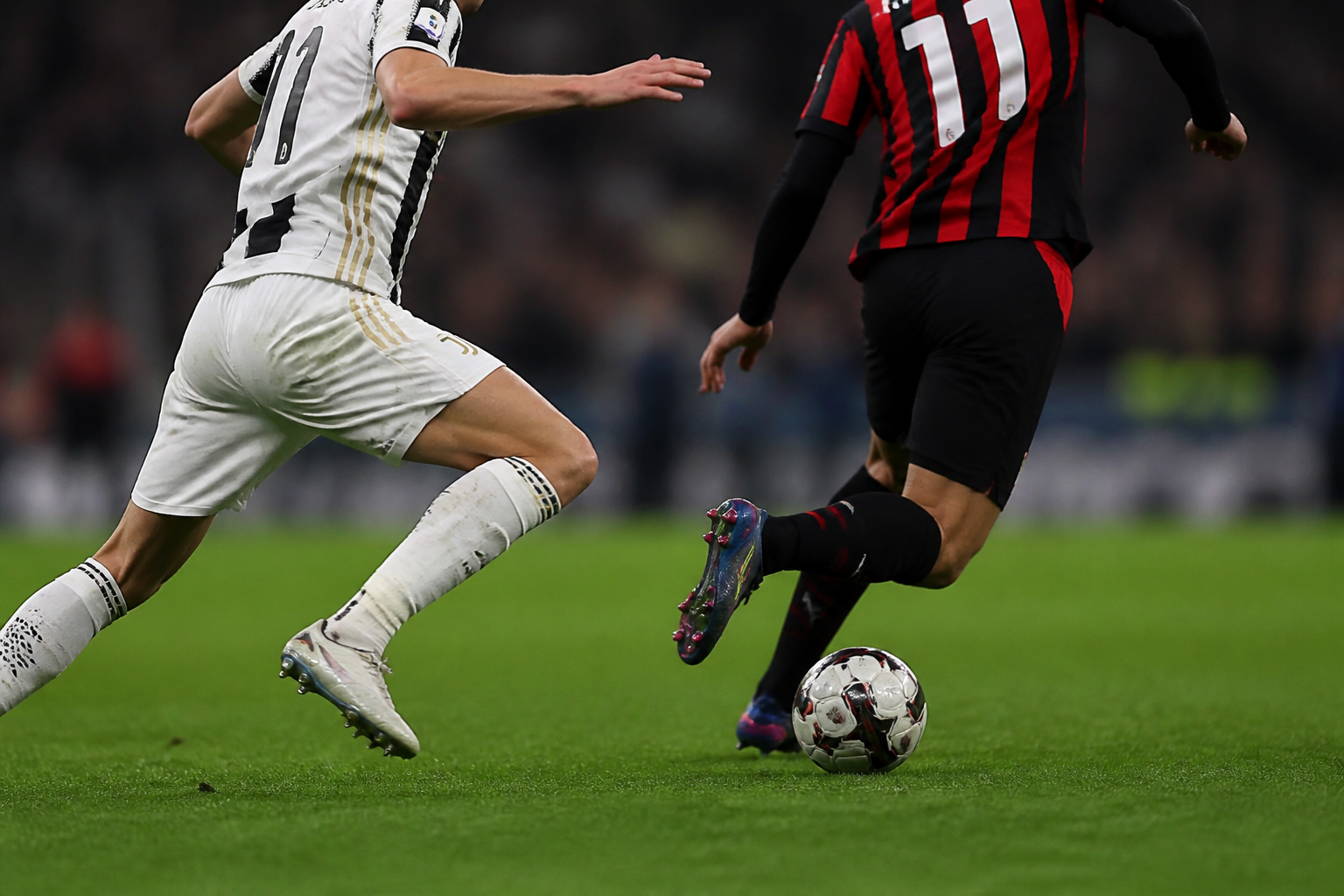 Imagem ilustrativa: Juventus empata com Milan nos acréscimos e mantém disputa acirrada no italiano