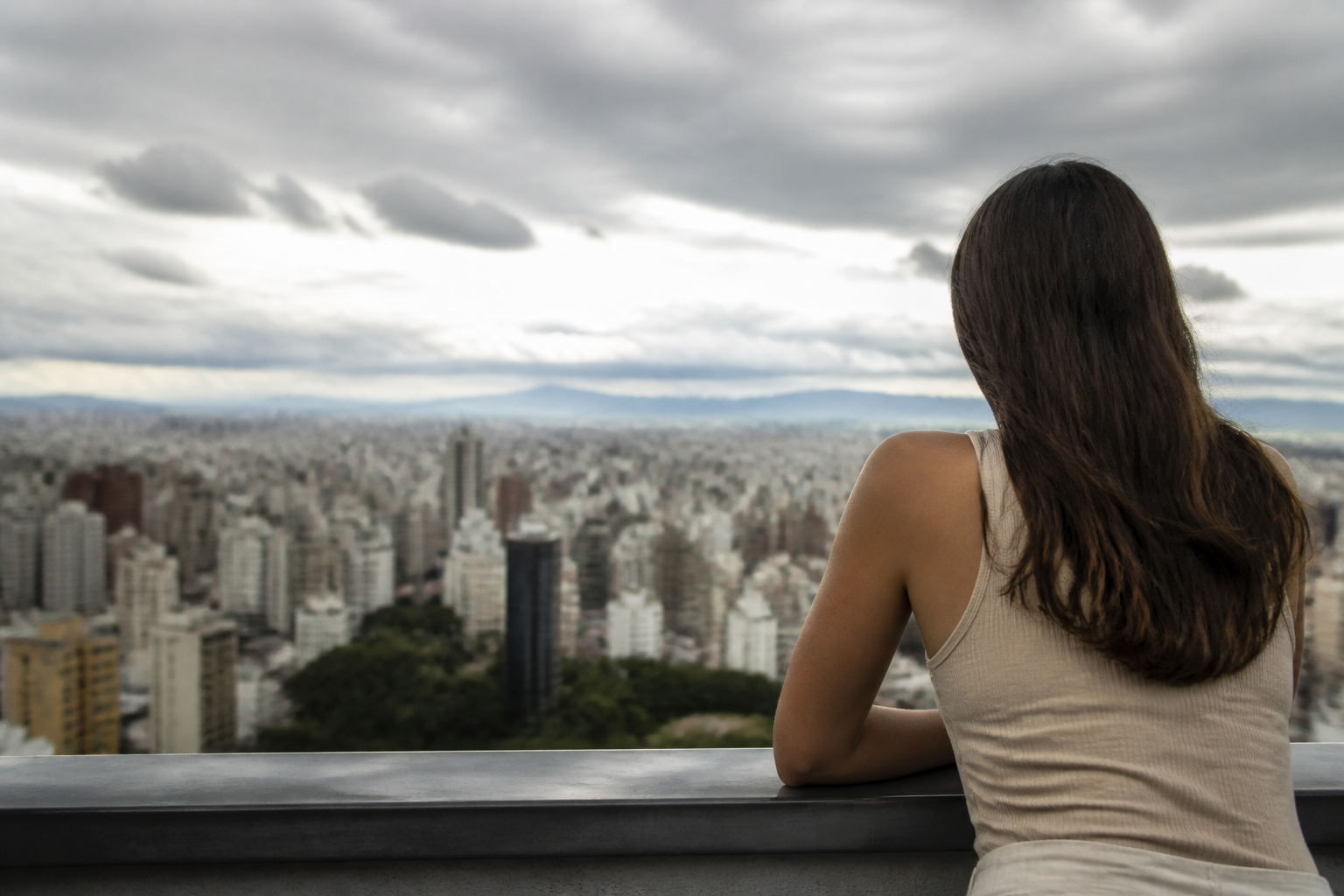 Imagem ilustrativa: Previsão do tempo em belo horizonte hoje sol e muitas nuvens com céu encoberto à noite
