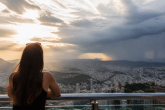 Imagem ilustrativa: Previsão do tempo em belo horizonte sol nuvens e chuva rápida durante o dia e à noite
