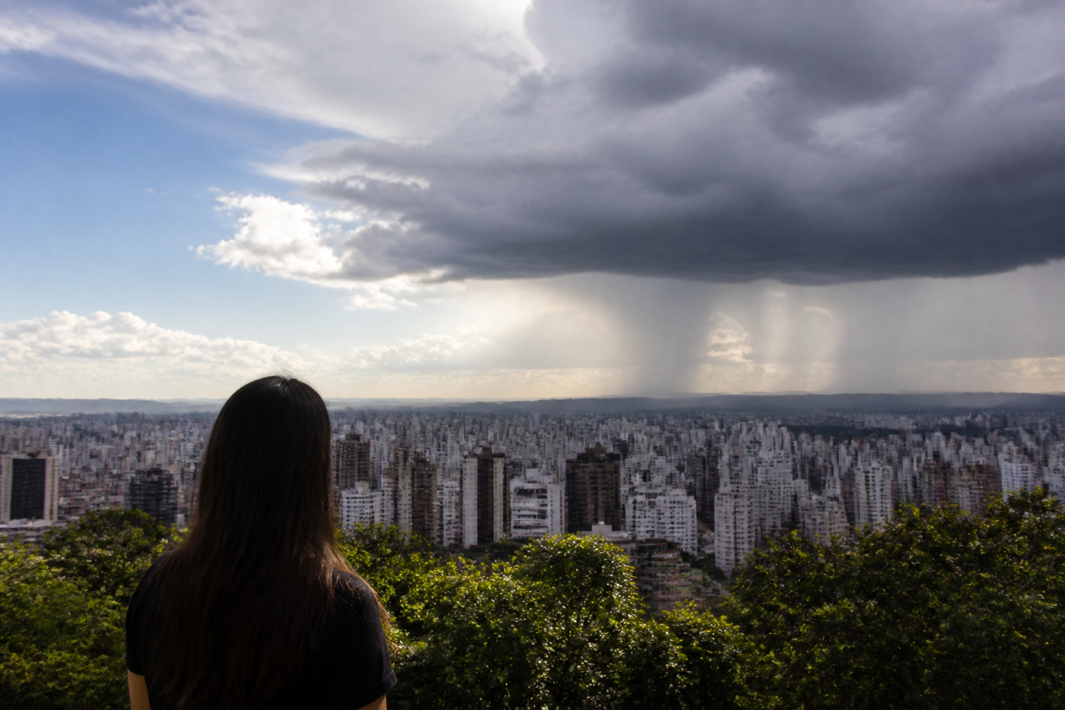 Imagem ilustrativa: Previsão do tempo hoje em Belo Horizonte sol pela manhã e pancadas de chuva à tarde e à noite