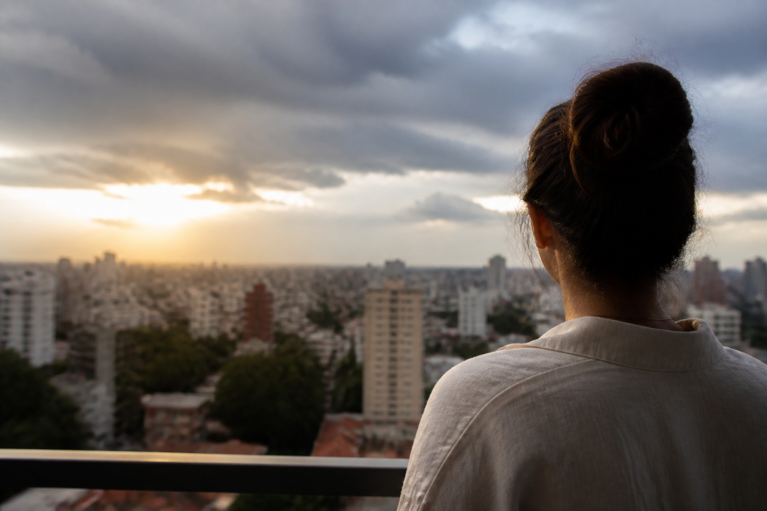 Imagem ilustrativa: Previsão do tempo para Belo Horizonte hoje sol com muitas nuvens e céu nublado à noite