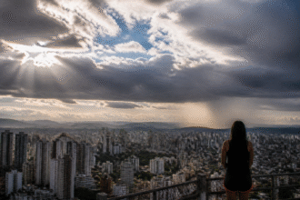 Imagem ilustrativa: Previsão do tempo para Belo Horizonte hoje sol nuvens e pancadas rápidas de chuva durante o dia e à noite