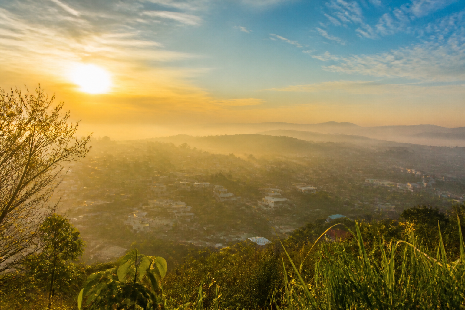 Imagem ilustrativa: Previsão do tempo para Ribeirão das Neves MG nesta quarta-feira sol algumas nuvens e névoa pela manhã