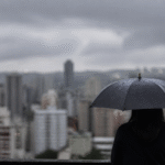 Imagem ilustrativa: Temperatura em queda e chuva persistente marcam domingo em Belo Horizonte