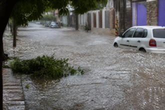 Imagem ilustrativa: Temporal com granizo causa alagamentos e falta de energia no Vale do Aço