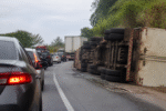 Imagem ilustrativa: Tráfego na BR-381 sofre retenção após tombamento de carreta próximo ao bairro Bom Destino