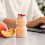 Imagem ilustrativa: Yakult Pêssego completa um ano no Brasil e amplia portfólio com novos sabores