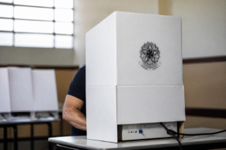 Imagem ilustrativa: Cleitinho vota em Divinópolis e reforça presença política em Minas Gerais