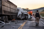 Imagem ilustrativa: Colisão fatal entre caminhão boiadeiro e veículo de sorvetes mobiliza autoridades na mg-285