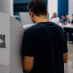 Imagem ilustrativa: Eleições 2026 cresce busca por informações sobre multa eleitoral e venda de bebidas no dia da votação