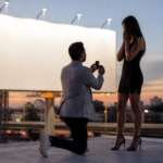Imagem ilustrativa: Empresário usa outdoor em BH para pedir namorada em casamento e surpreende a cidade