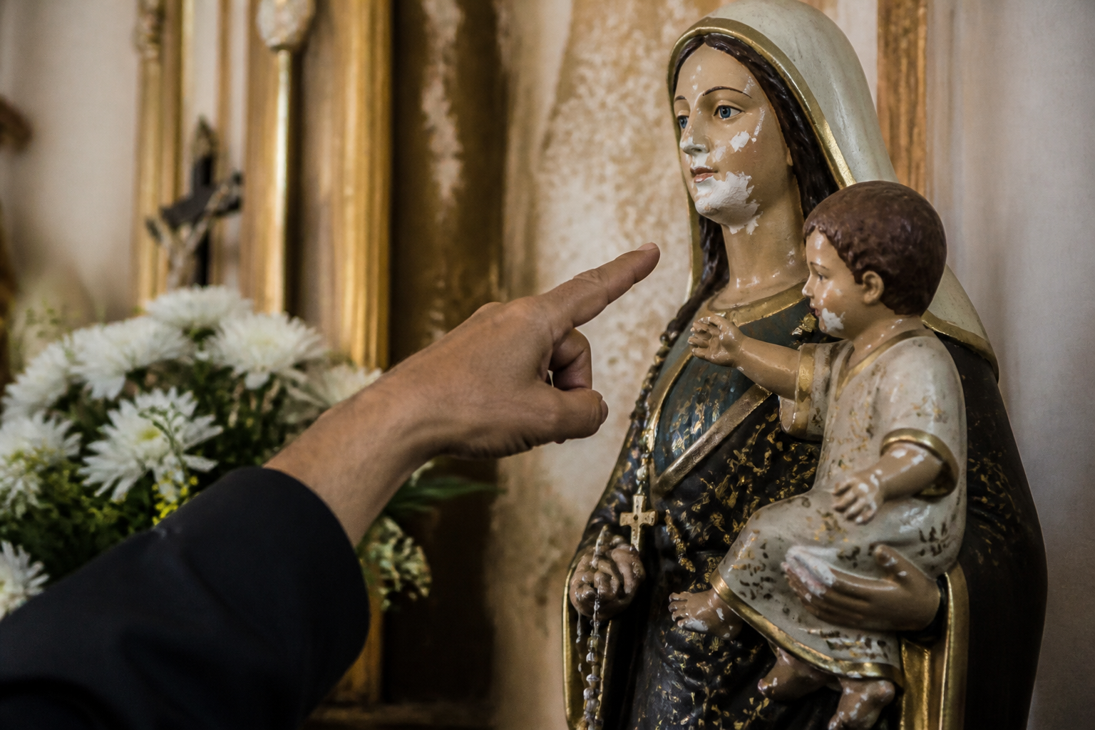 Imagem ilustrativa: Imagem histórica de Nossa Senhora do Rosário é depredada em igreja de Resende Costa