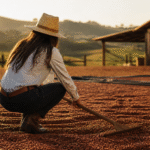 Imagem ilustrativa: Menina conquista seguidores ao mostrar rotina na fazenda com secagem do café e cuidados animais