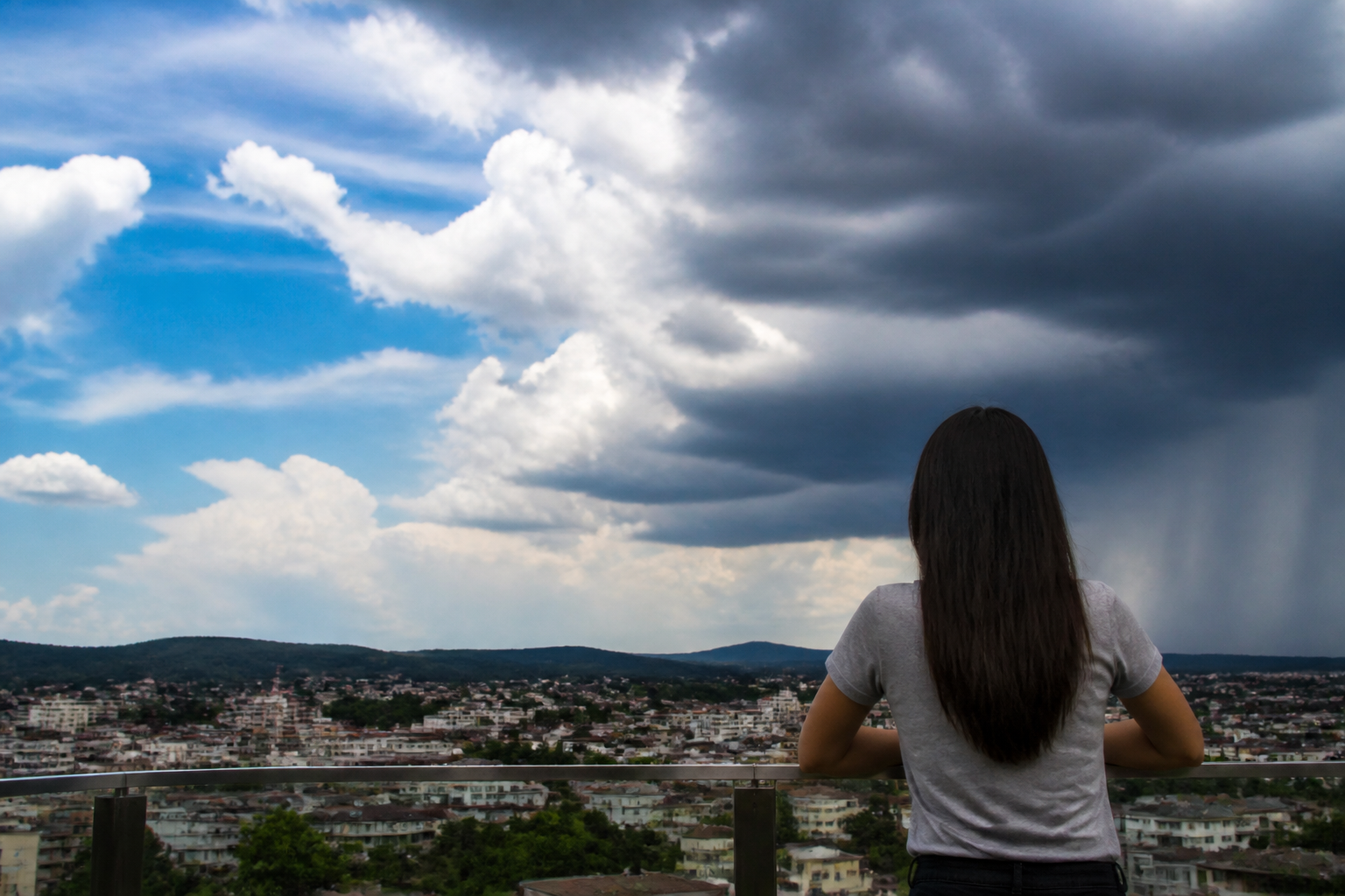 Imagem ilustrativa: Previsão do tempo em Sete Lagoas sol durante o dia e pancadas de chuva à noite