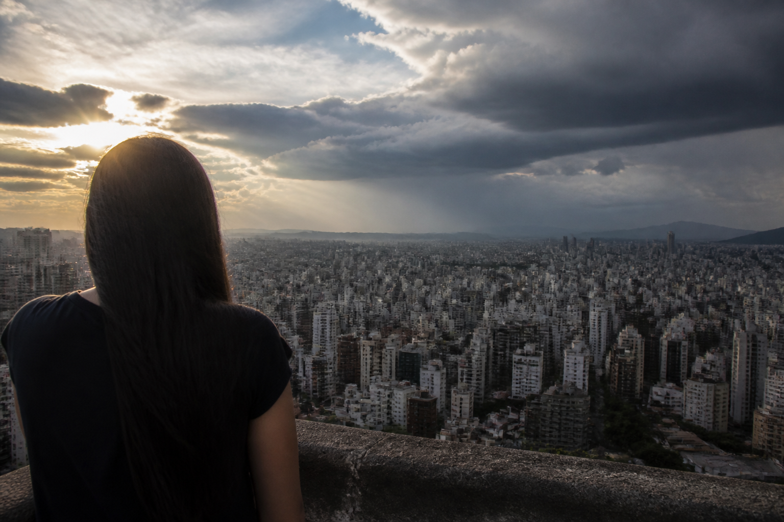 Imagem ilustrativa: Previsão do tempo para Belo Horizonte manhã de sol e aumento de nuvens com chuva no período da tarde e no