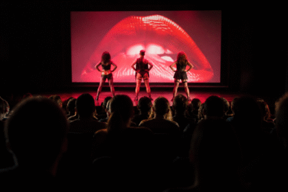 Imagem ilustrativa: The Rocky Horror Picture Show tem sessão especial com performances ao vivo em BH